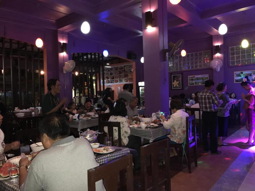 Phou Ang Kham 2 Hotel Vang Vieng Buitenkant foto