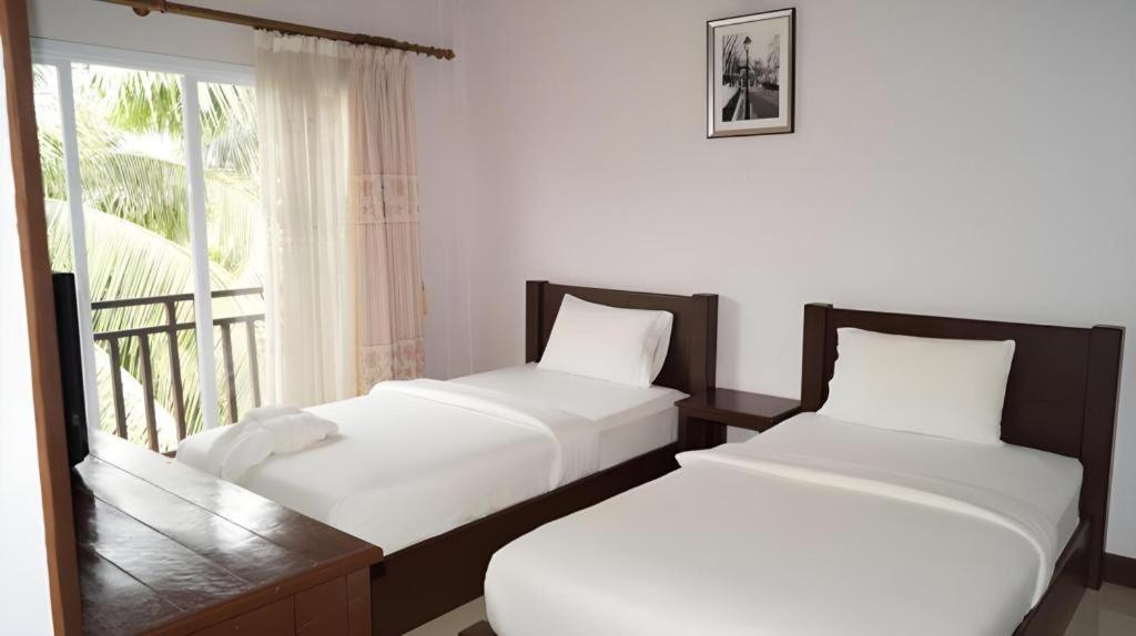 Phou Ang Kham 2 Hotel Vang Vieng Buitenkant foto